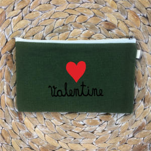 Pochette personnalisée noir coeur 1